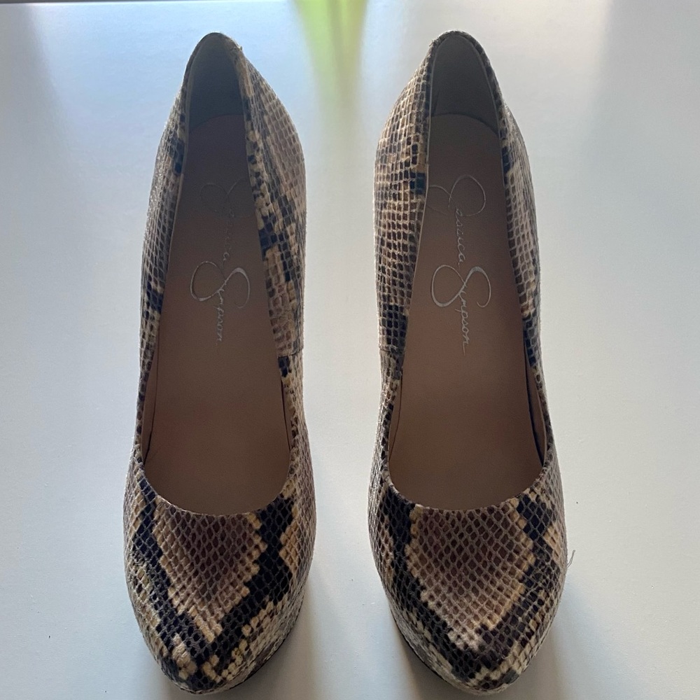 Jessica Simpson Pumps - Picture 4 of 16